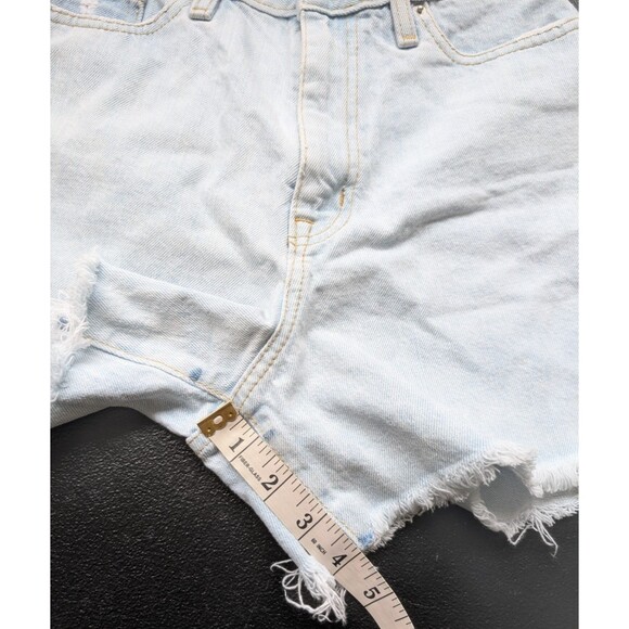 BDG Women Denim Short Mom High Rise Raw Hem Light Wash Distressing Size 25 - Picture 4 of 11